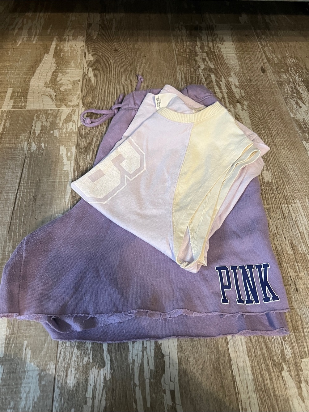 EUC!VS PINK-L-2PC!Purple Boyfriend RawEdge Short/PurpleWhisper/Cream Muscle Tank - Picture 10 of 10
